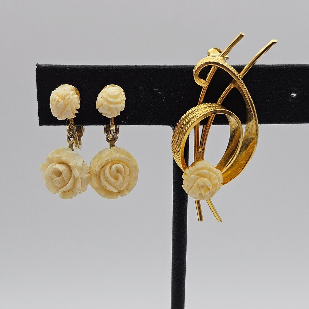 Vintage Carved Celluloid Rose Jewelry Set Gold Tone Brooch ClipOn Earring Parure